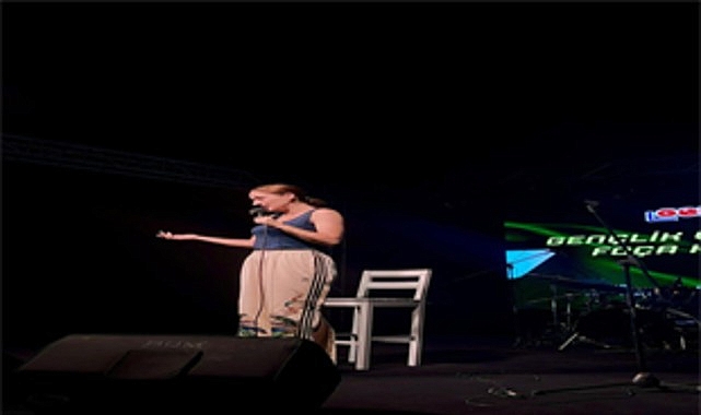 Gençler, kamp için Foça’da buluştu