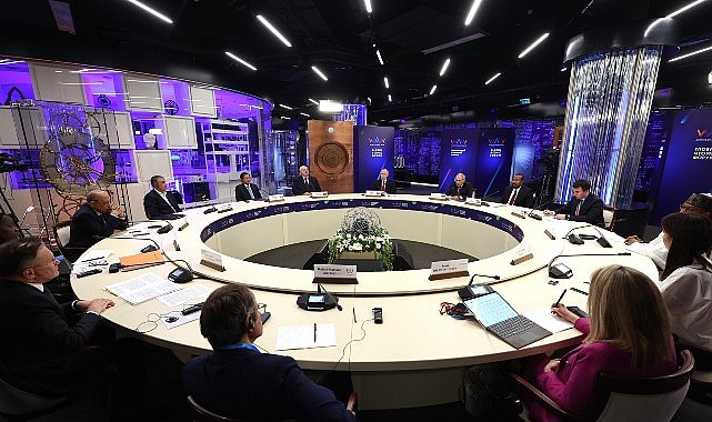 Rusya Devlet Başkanı Vladimir Putin Atom Müzesi’ni ziyaret etti