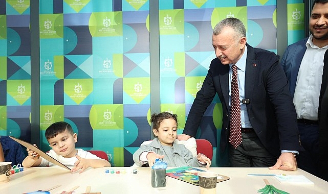 Büyükakın: Kütüphanelerde gençlerimizi geleceğe hazırlıyoruz