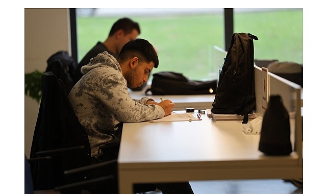 Kartepe Kent Kütüphanesi Yarıyıl Tatilinde Gençlerin Akınına Uğradı