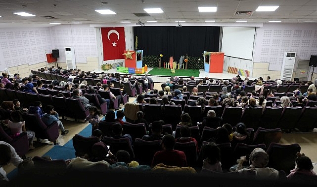 ‘Meraklı Civciv’ Kartepe’de Sahne Aldı