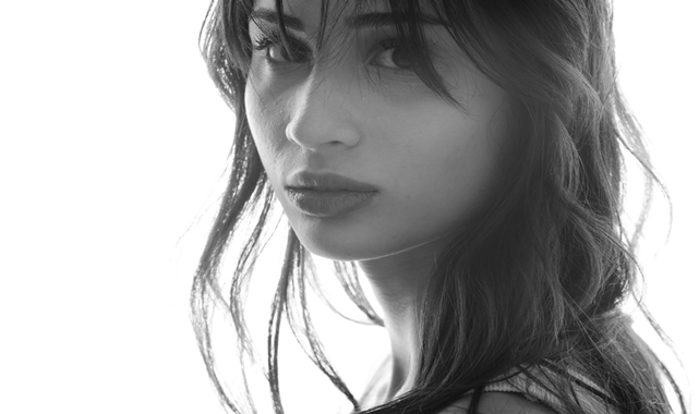 ÖYKÜ İNAL BİR YILDIZ GİBİ DOĞMAYA HAZIR