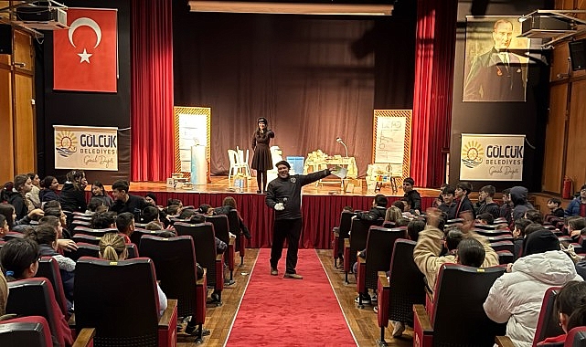 Kütüphaneler Haftası’nda Öğrencilere Tiyatro Keyfi