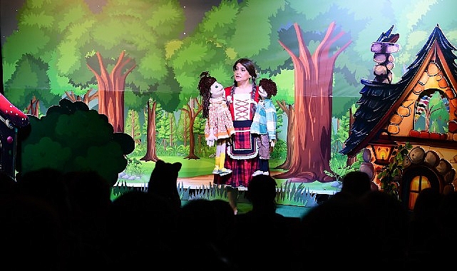Osmangazi Belediyesi’nden Çocuklara Özel Hansel ve Gretel Gösterisi