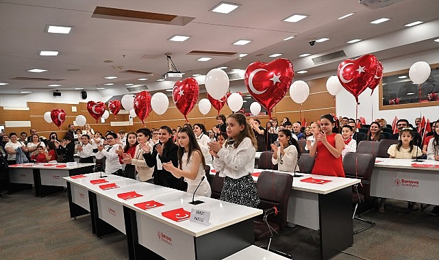 23 Nisan ruhu Bornova’da çocukların sesiyle yükseldi