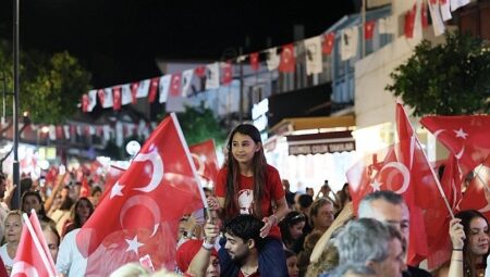 Çeşme’de 30 Ağustos Zafer Bayramı coşkuyla kutlandı