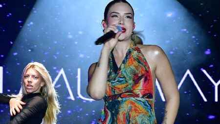 Ece Mumay’dan Arhavi’de Çay Tarlalarından Sahneye Horonlu Final