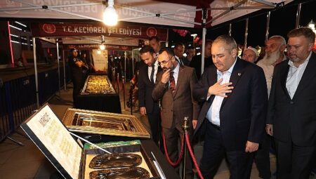 Keçiören Belediyesi’nin Mevlid Kandili Programında Kent Meydanı Dolup Taştı