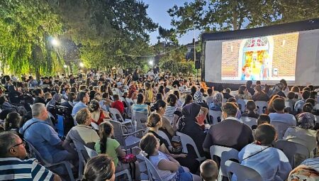 Malkara’da Yaz Akşamları “Açık Hava Sinema Geceleri” ile Renklendi: Binlerce Çocuk Sinema Keyfi Yaşadı