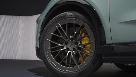 Pirelli P Zero, elektrikli Porsche Cayenne’in rekor seviyedeki hızlanma performansına katkı sağlıyor
