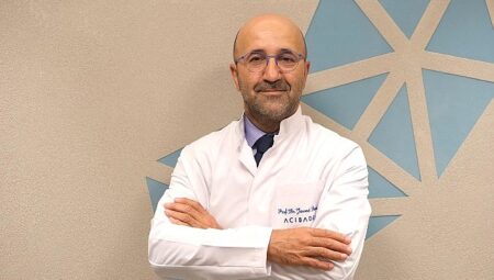 Diz ve Kalça Protezi Ameliyatını Ertelemeyin:   Geç Kalmak Tedaviyi Zorlaştırıyor