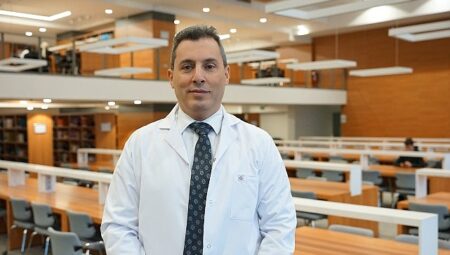 Dr. Öğr. Üyesi Ahmet Kayhan Şen’den Halk Sağlığı Haftası mesajı: “Hastalığı tedavi etmekten önce sağlığı korumalıyız”