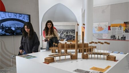 İZKİTAP ziyaretçileri Kültürpark’taki sergileri keşfetti