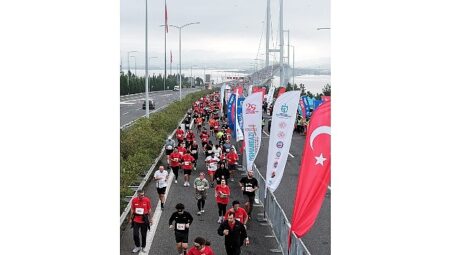 Cumhuriyet sevgisi Osmangazi Köprüsü’ne sığmadı