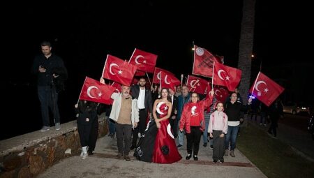 Güzelbahçe’de Cumhuriyetin 103. Yılı Coşkuyla Kutlandı