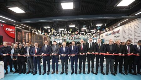 İnegöl’de 10. Kitap Günleri Fuarı Kapılarını Açtı