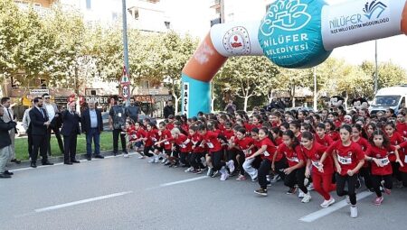 Nilüfer’de bin 749 öğrenci Cumhuriyet için koştu