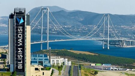 Osmangazi Köprüsü’nde kalpler Cumhuriyet için atacak